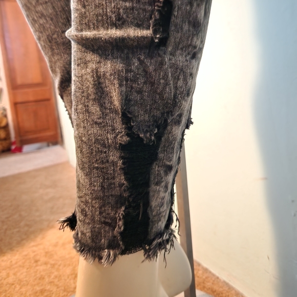 Black stonewash button up skinny jeans - Picture 5 of 7